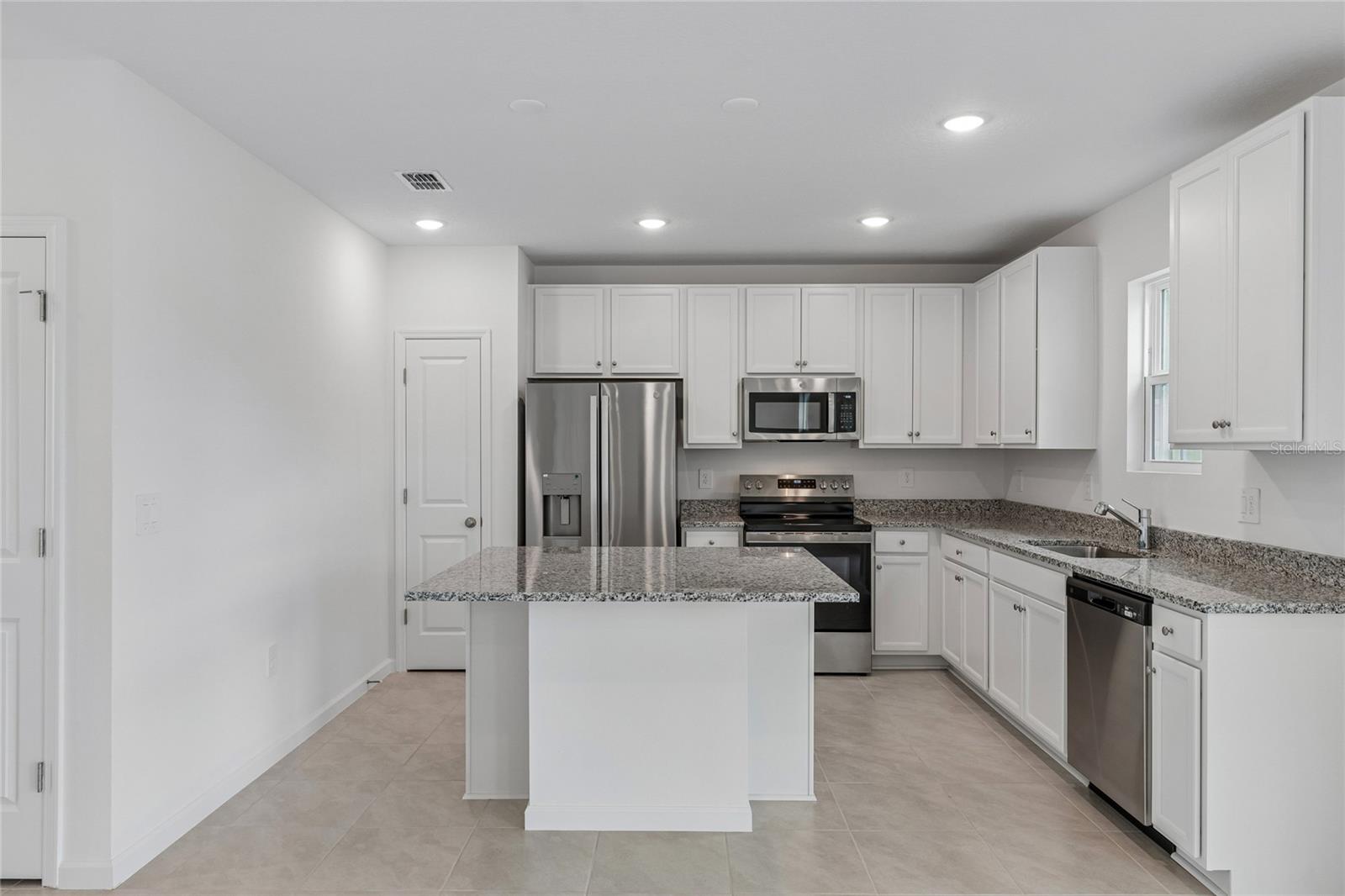 3139 REIN AVE, DAVENPORT, FL — photo 4