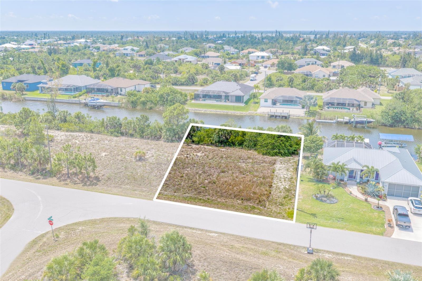 15424 HENNIPEN CIR, PORT CHARLOTTE, FL
