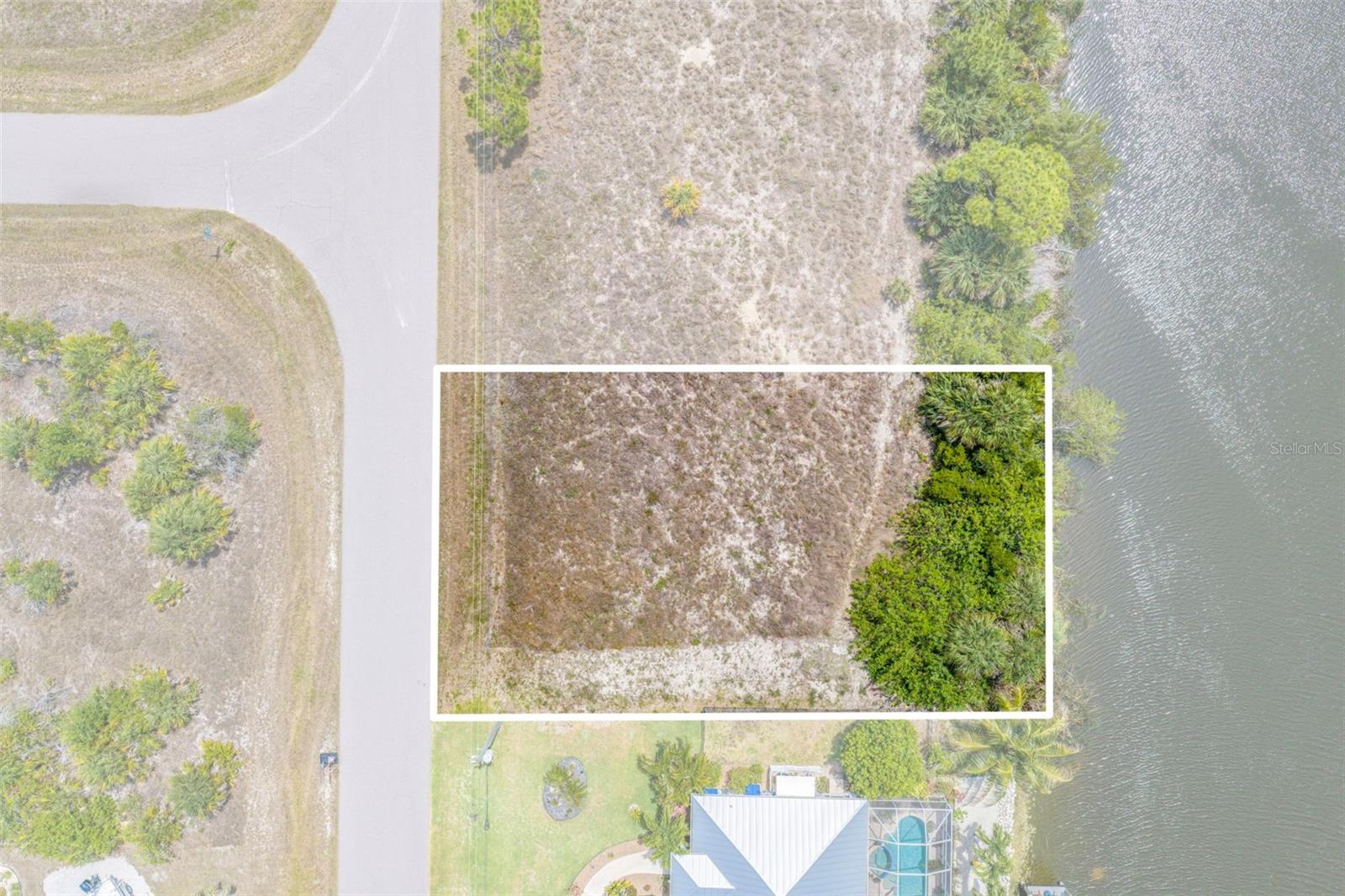 15424 HENNIPEN CIR, PORT CHARLOTTE, FL — photo 2