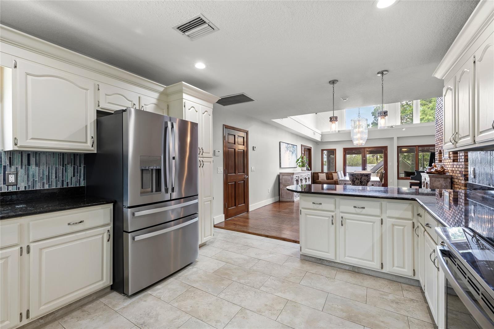 240 W 7TH ST, CHULUOTA, FL — photo 18