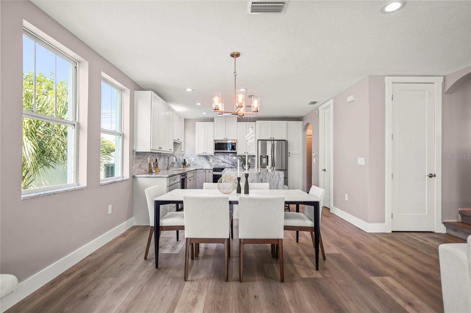 3259 EMERSON AVE S, ST PETERSBURG, FL — photo 2