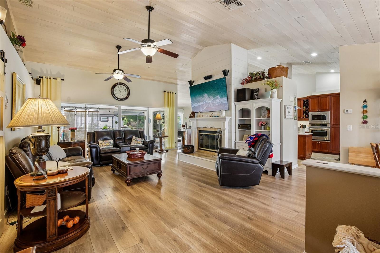 213 N BROCKFIELD DR, SUN CITY CENTER, FL — photo 9