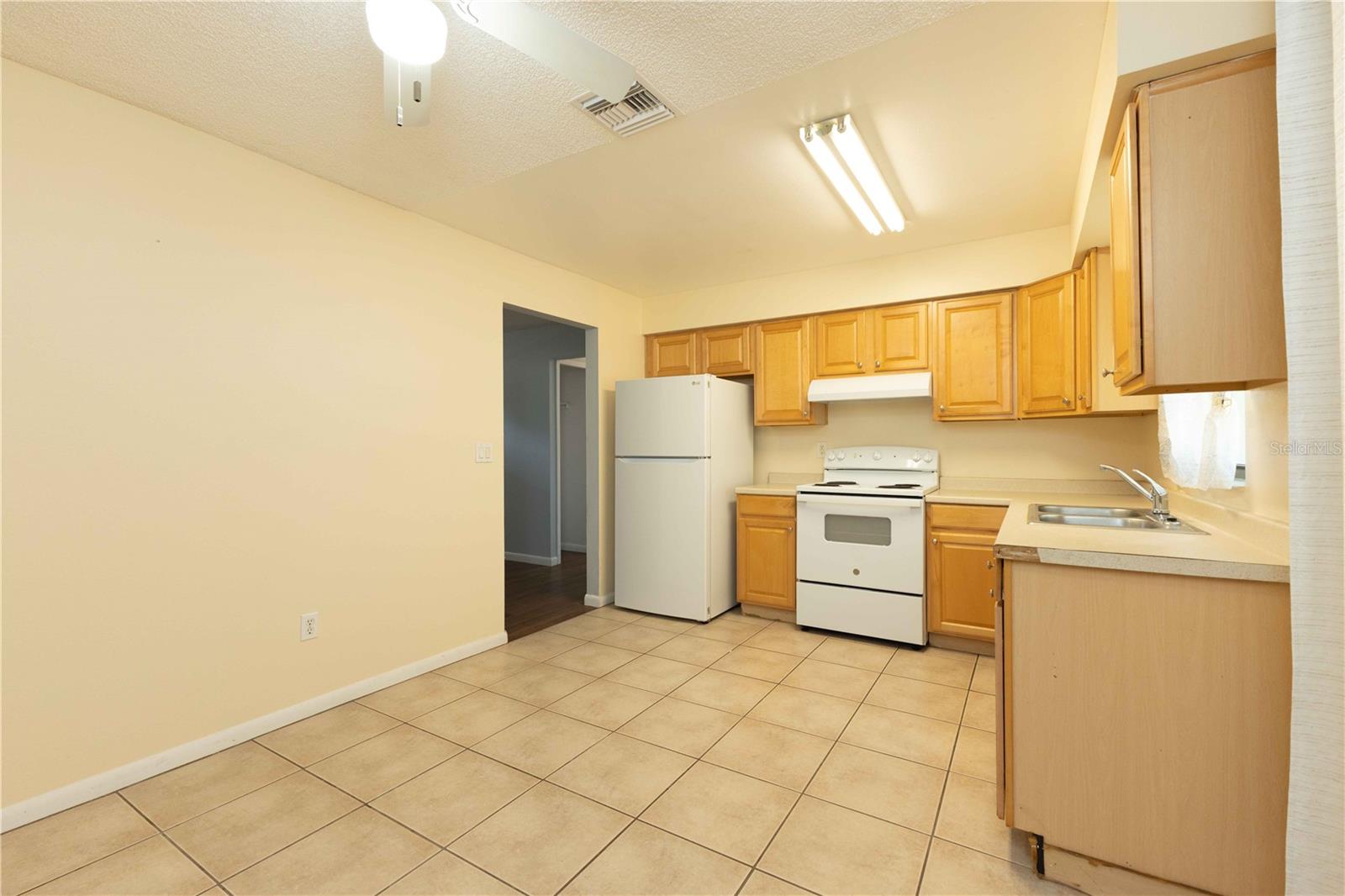 805 PLEASANTDALE DR, WILDWOOD, FL — photo 6