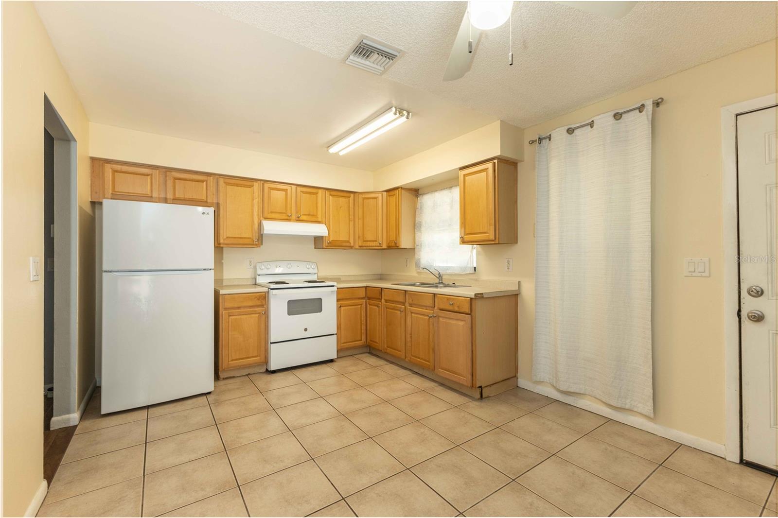805 PLEASANTDALE DR, WILDWOOD, FL — photo 8