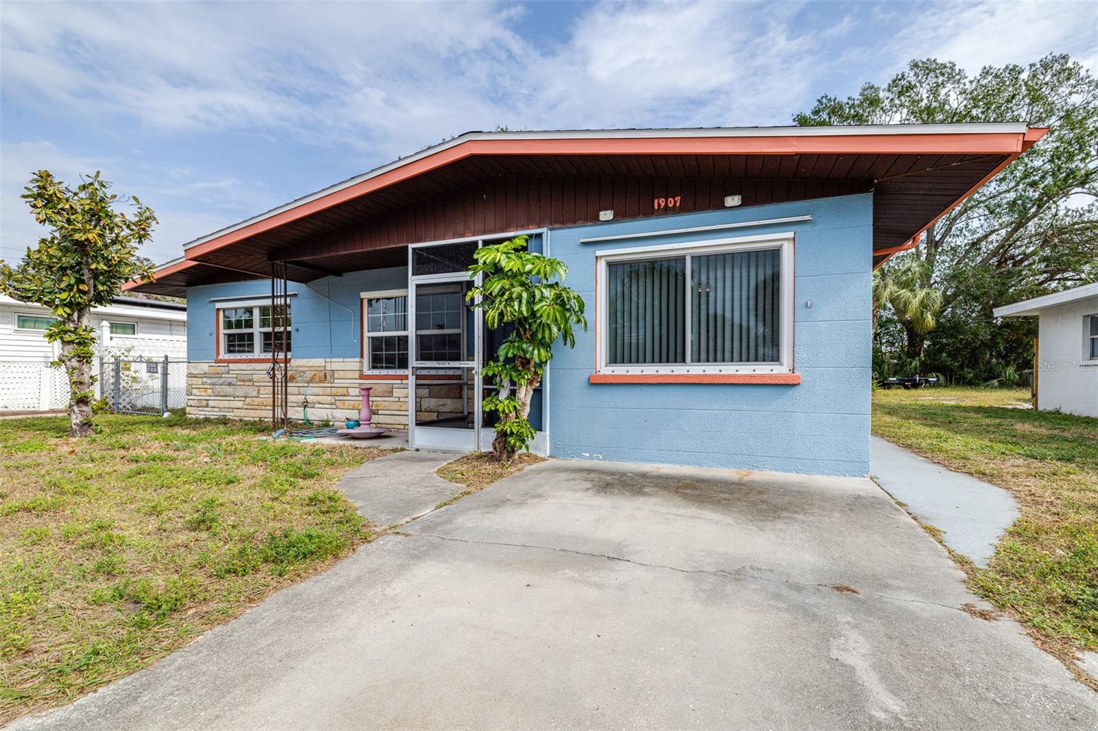 1907 27TH ST W, BRADENTON, FL — photo 2