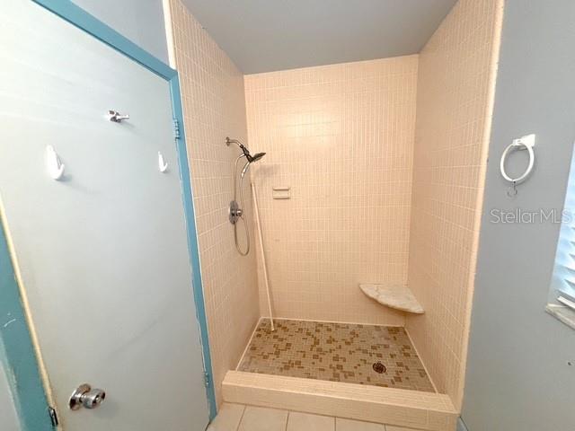 121 E PINE ST, HOWEY IN THE HILLS, FL — photo 40