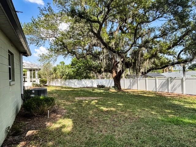 121 E PINE ST, HOWEY IN THE HILLS, FL — photo 65