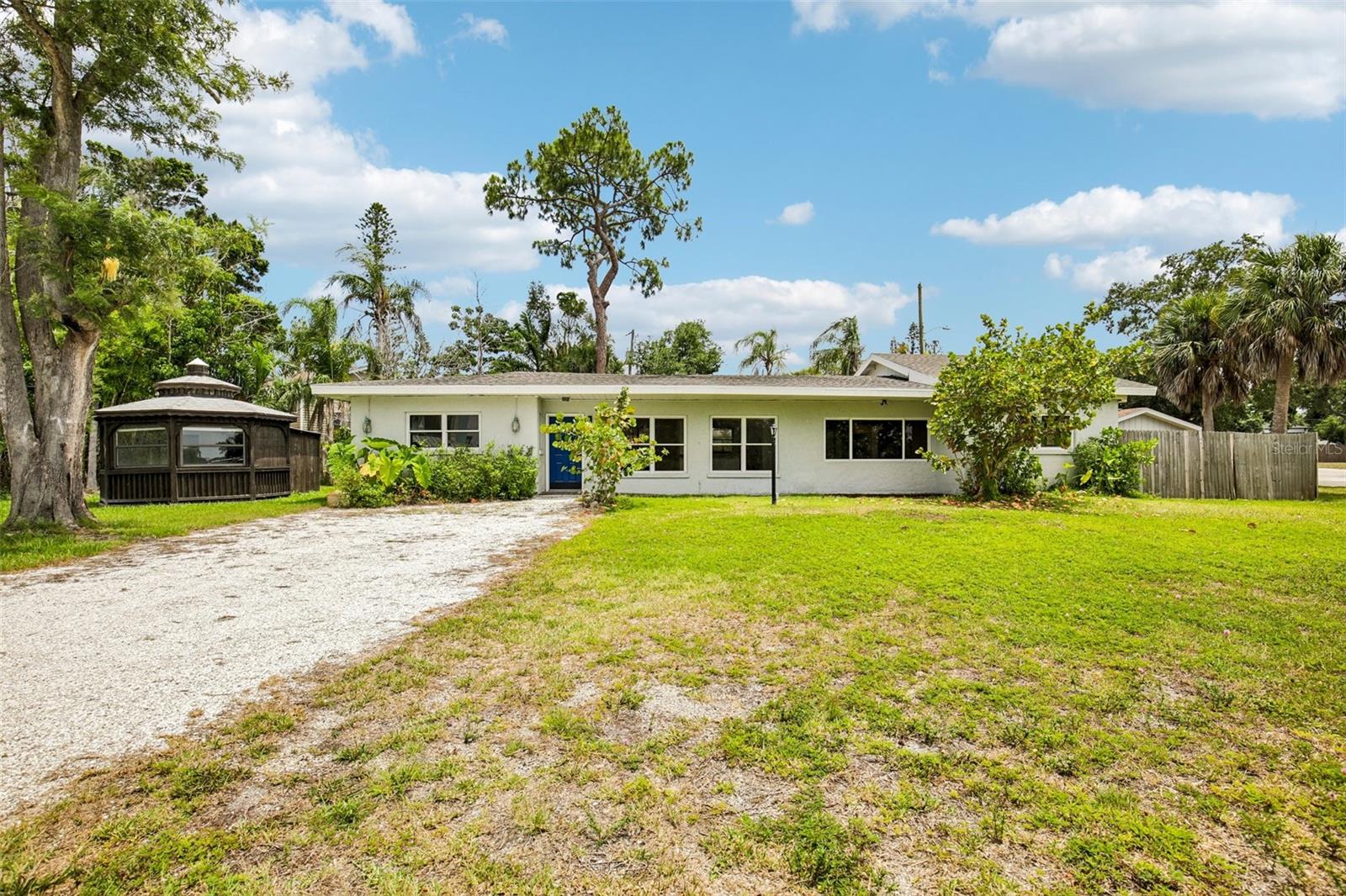 807 LUCILLE AVE, NOKOMIS, FL — photo 2