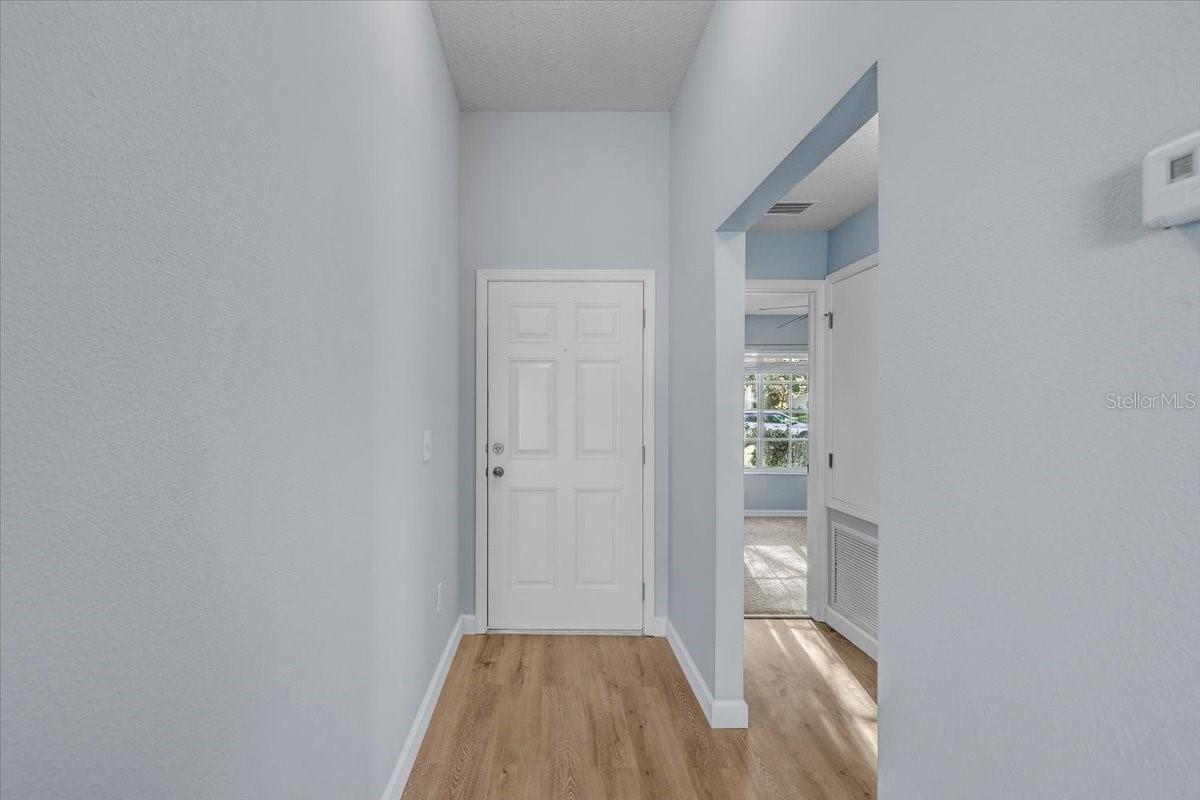 2614 QUEEN ALBERTA DR, VALRICO, FL — photo 2