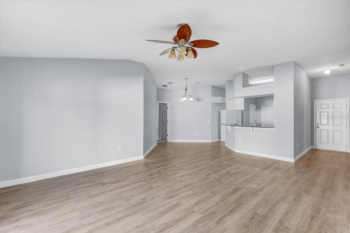 2614 QUEEN ALBERTA DR, VALRICO, FL — photo 4