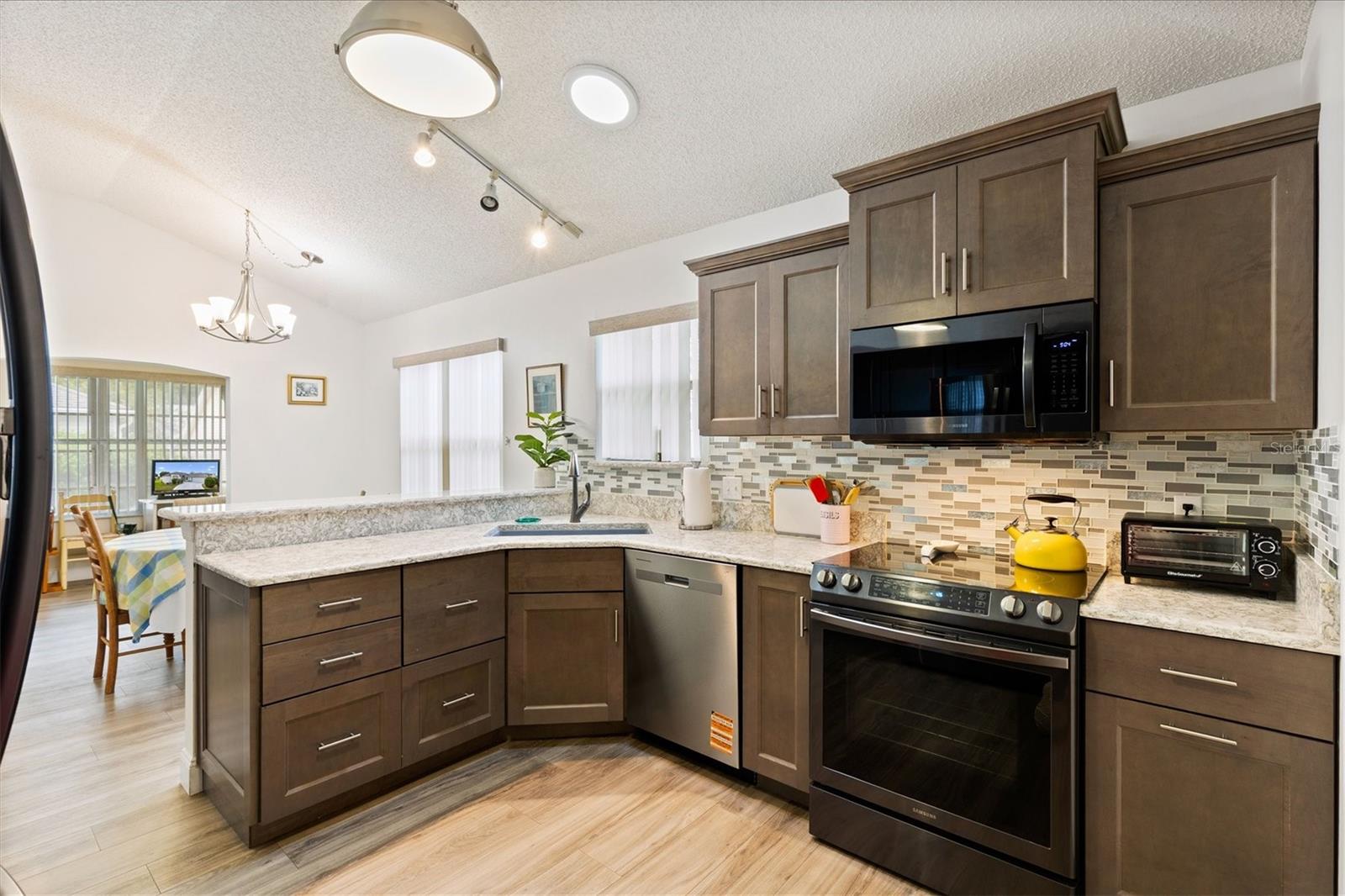 1008 VENTURA DR, LADY LAKE, FL — photo 21