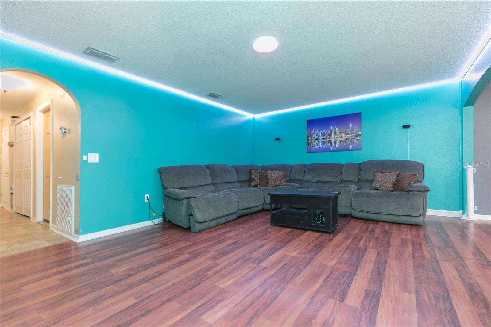 9922 ASHBURN LAKE DR, TAMPA, FL — photo 2