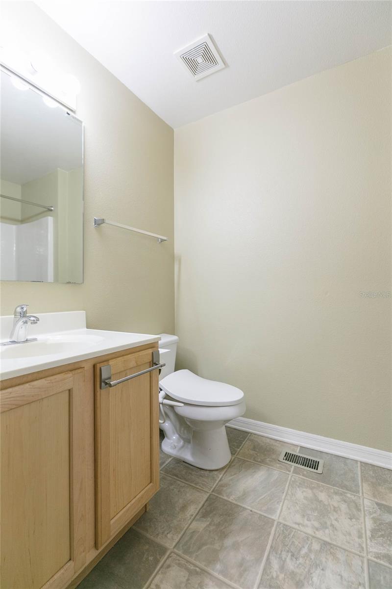 9922 ASHBURN LAKE DR, TAMPA, FL — photo 32