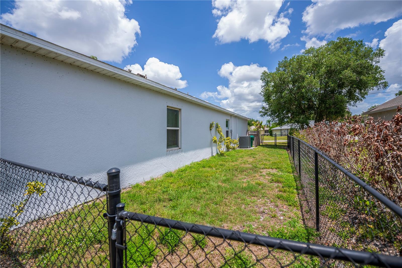 640 ENCARNACION ST, PUNTA GORDA, FL — photo 9