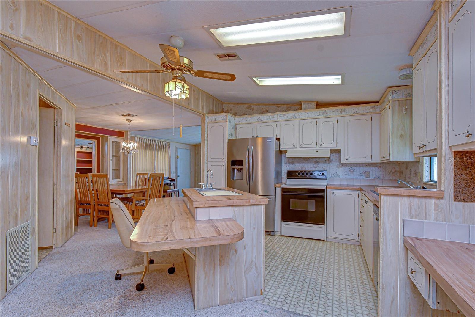 35804 BRISA DR, ZEPHYRHILLS, FL — photo 12