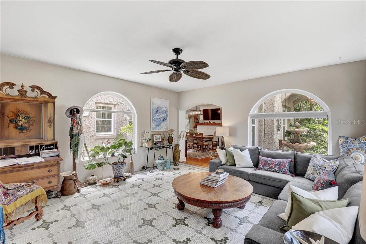 325 49TH ST N, ST PETERSBURG, FL — photo 5