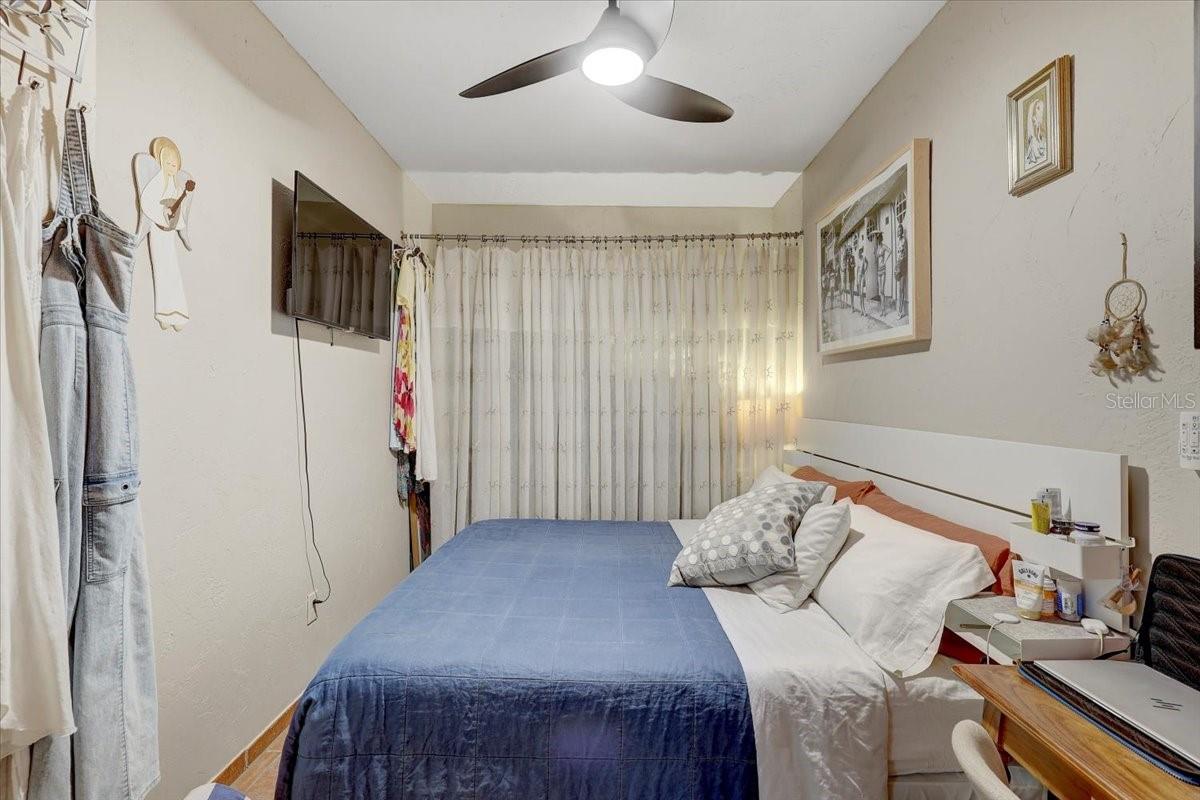 325 49TH ST N, ST PETERSBURG, FL — photo 20