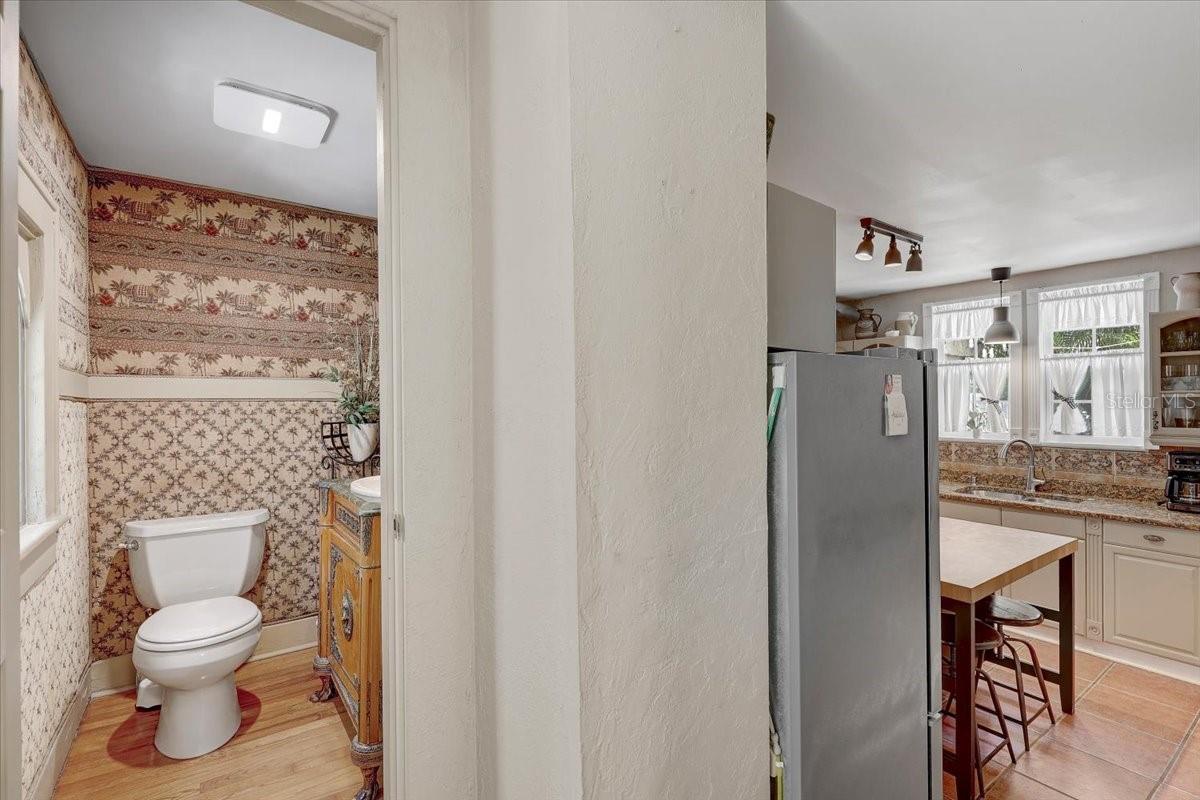 325 49TH ST N, ST PETERSBURG, FL — photo 26