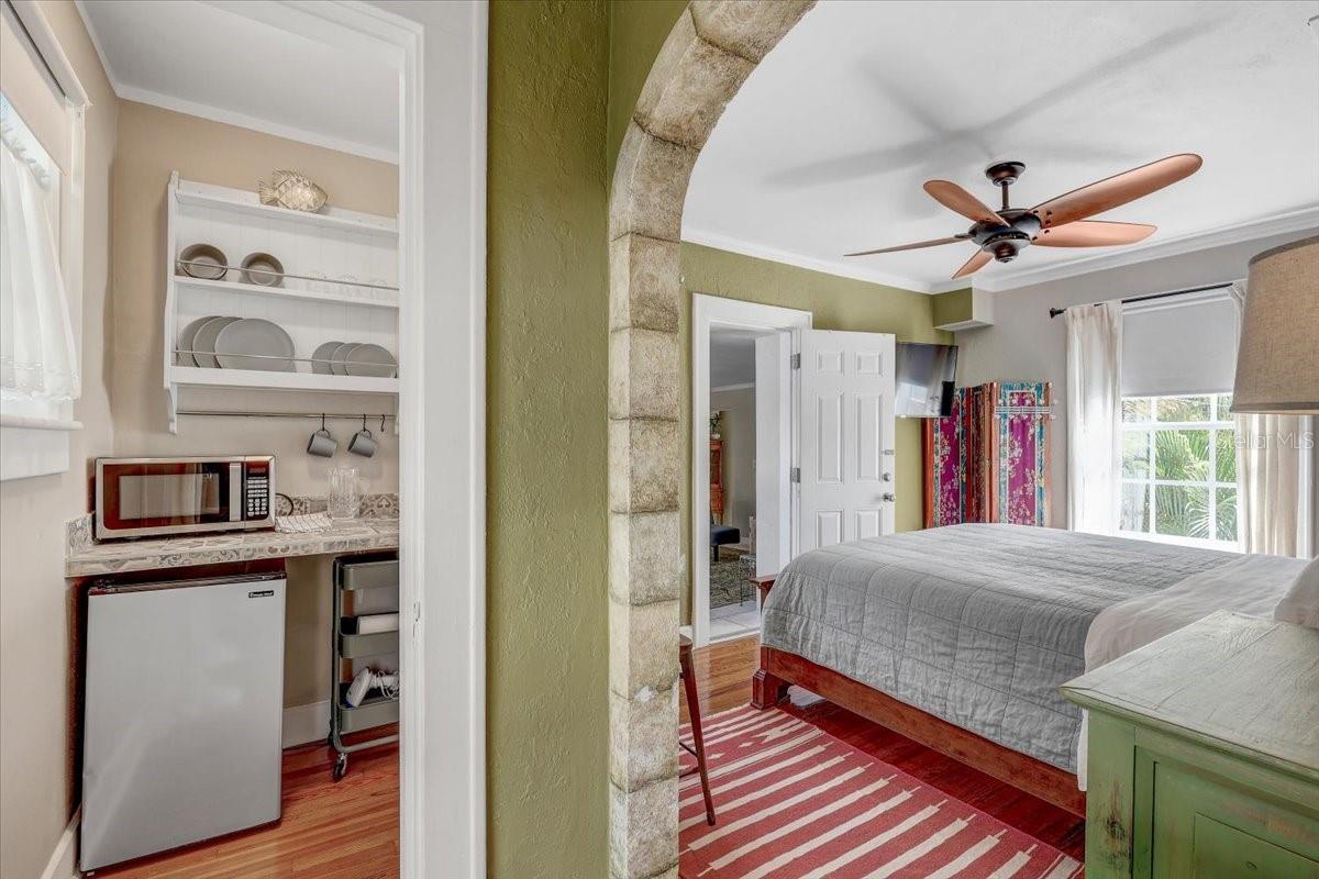 325 49TH ST N, ST PETERSBURG, FL — photo 30
