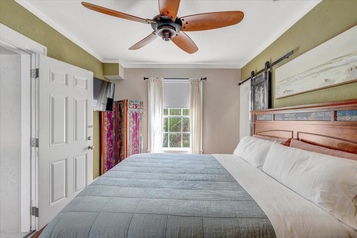 325 49TH ST N, ST PETERSBURG, FL — photo 32