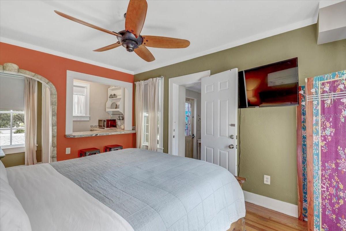325 49TH ST N, ST PETERSBURG, FL — photo 34