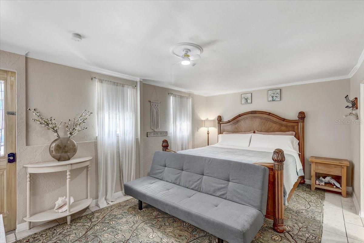 325 49TH ST N, ST PETERSBURG, FL — photo 38