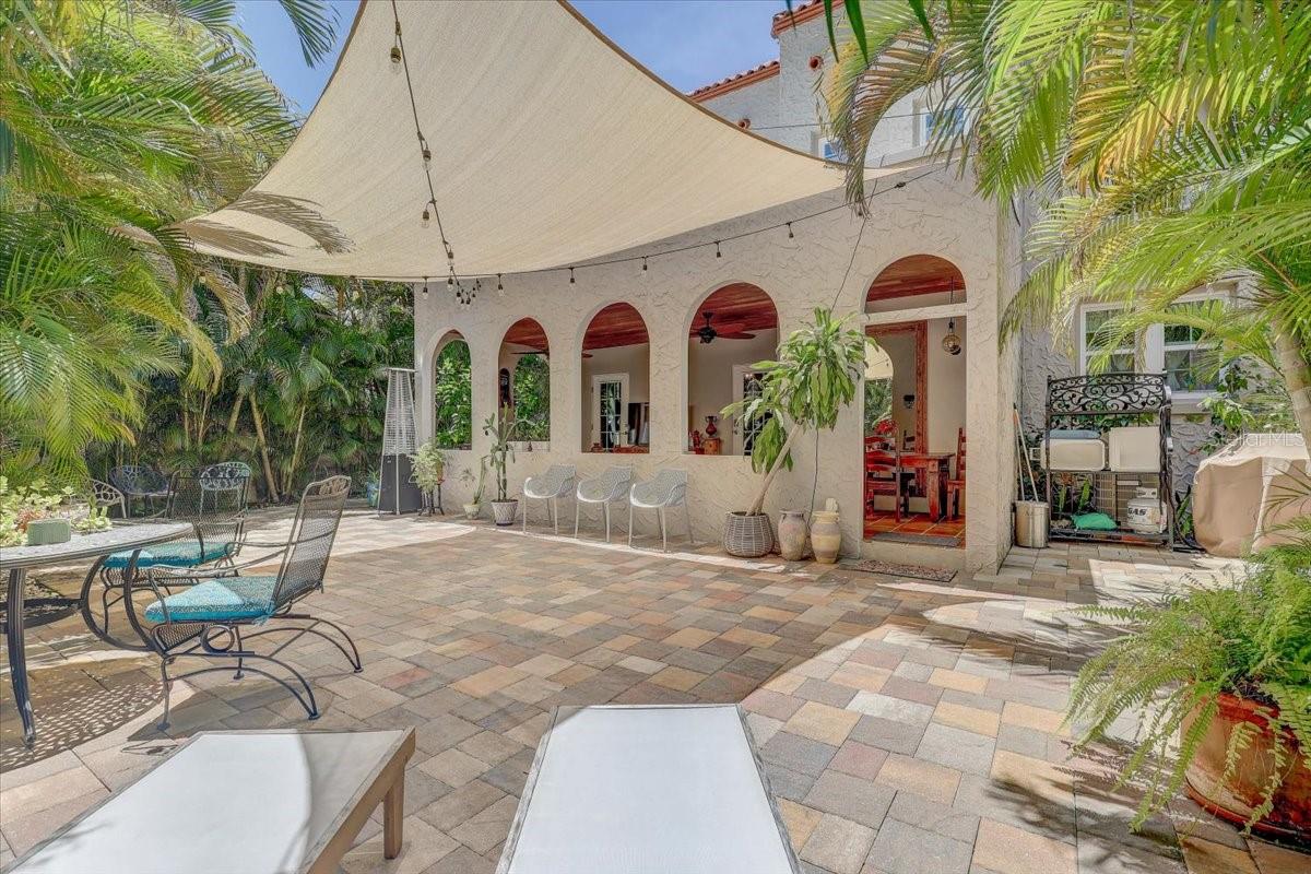 325 49TH ST N, ST PETERSBURG, FL — photo 63