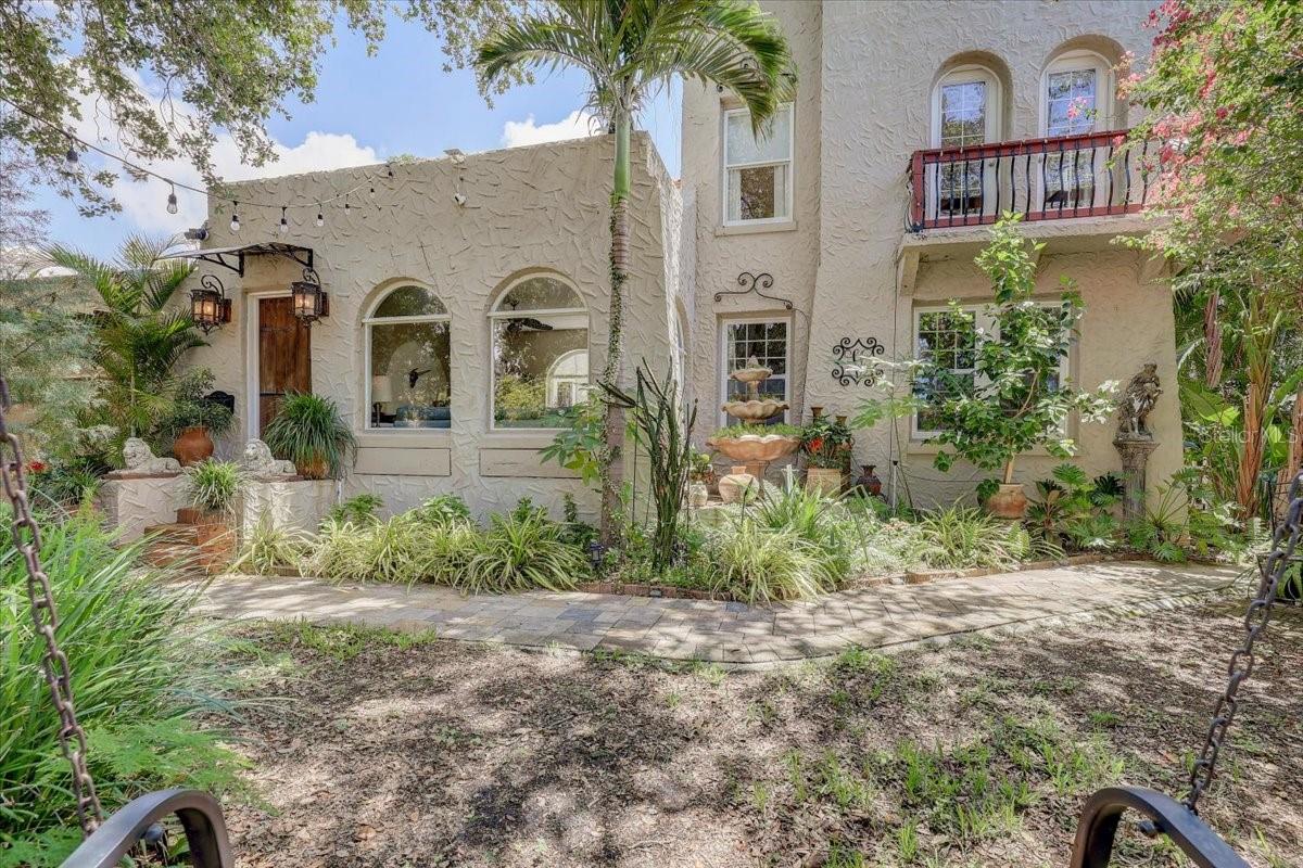 325 49TH ST N, ST PETERSBURG, FL — photo 70