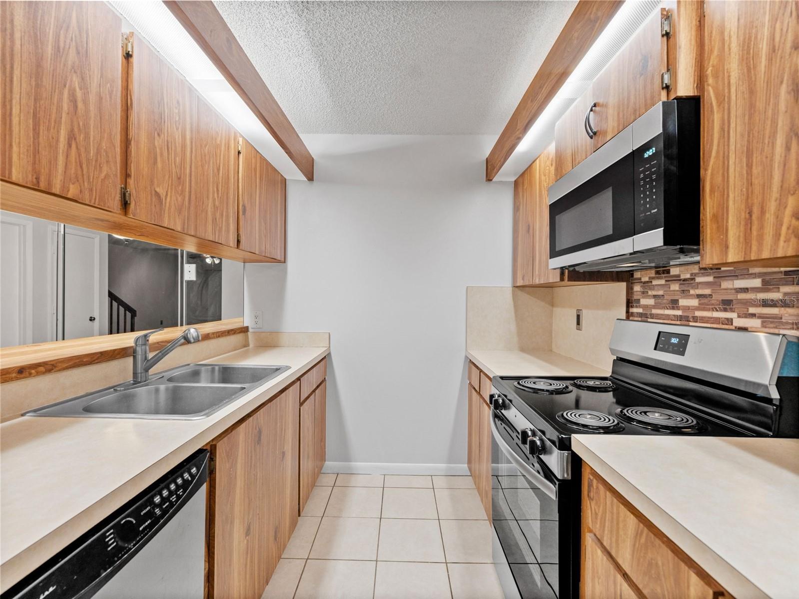 2702 4TH CT, PALM HARBOR, FL — photo 9