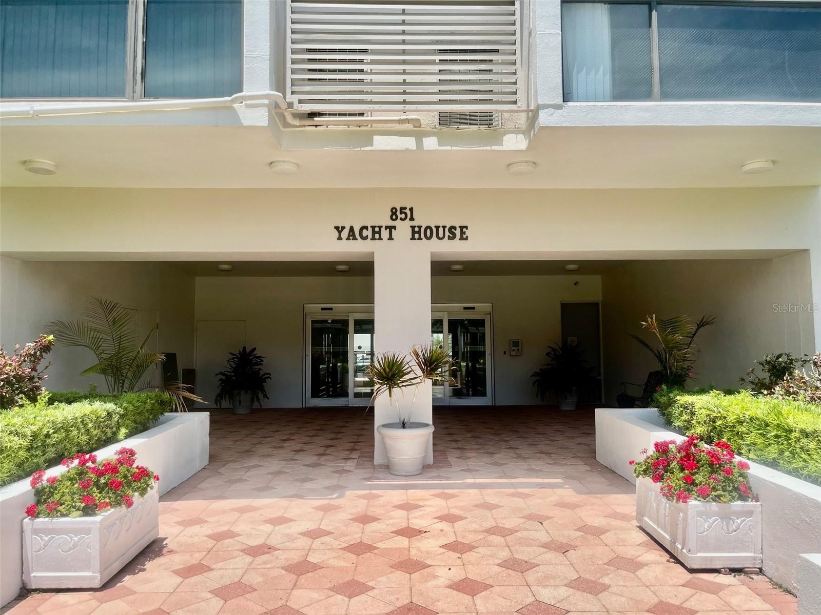 851 BAYWAY BLVD #405, CLEARWATER BEACH, FL — photo 2