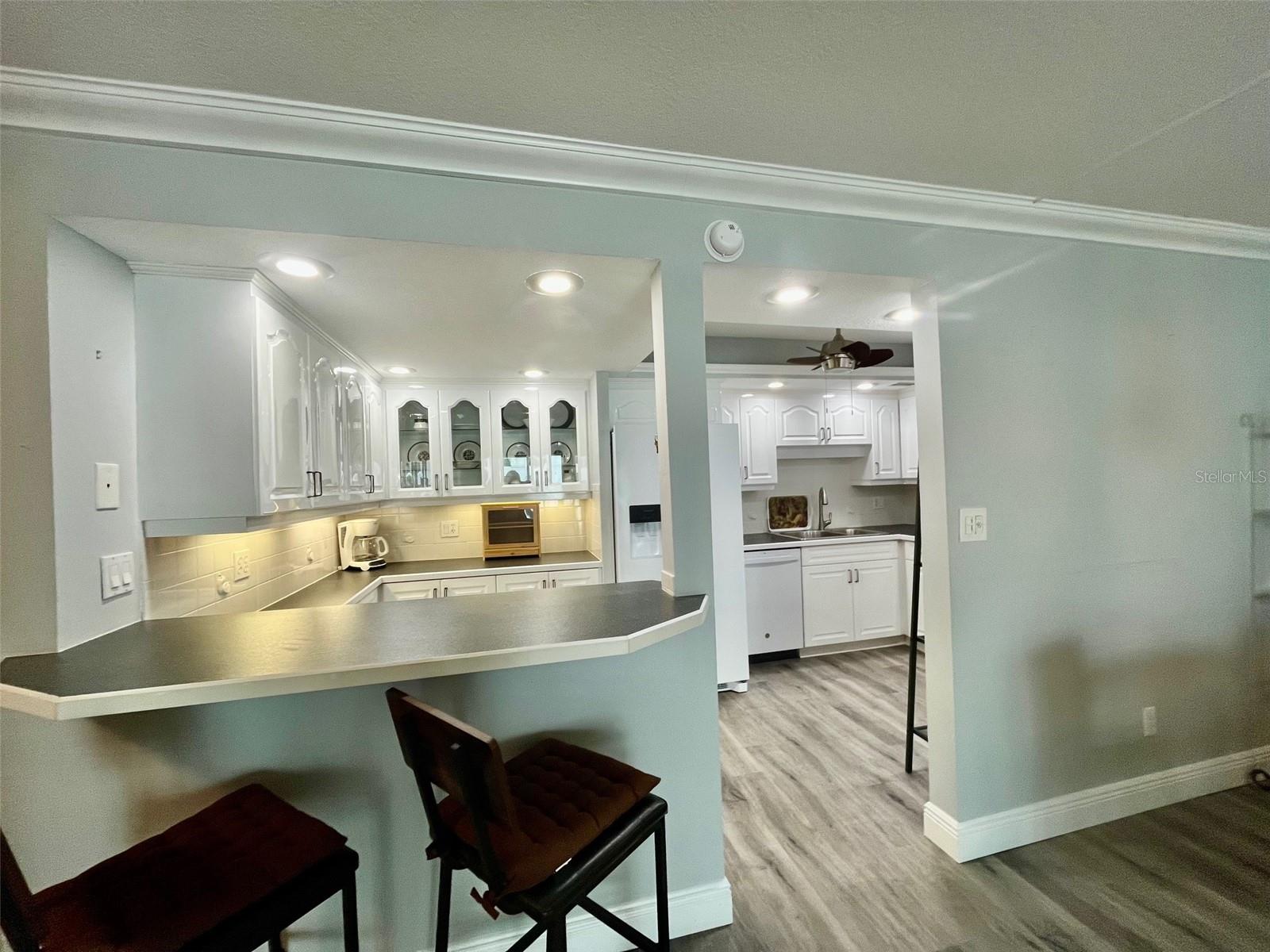 851 BAYWAY BLVD #405, CLEARWATER BEACH, FL — photo 9