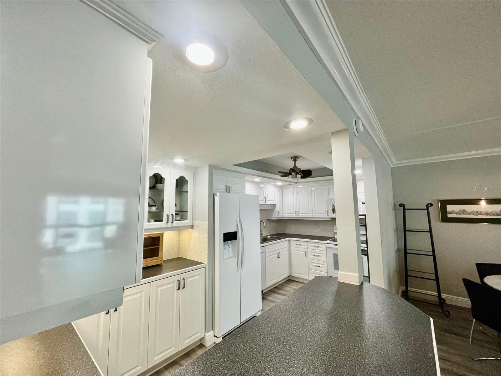 851 BAYWAY BLVD #405, CLEARWATER BEACH, FL — photo 11