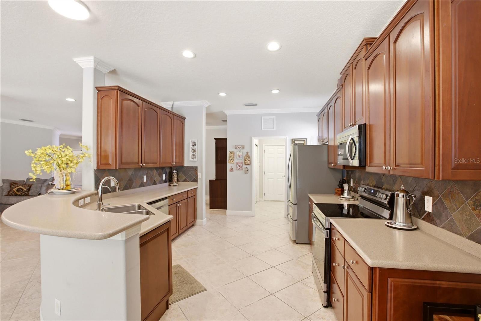 7131 67TH TER E, BRADENTON, FL — photo 6