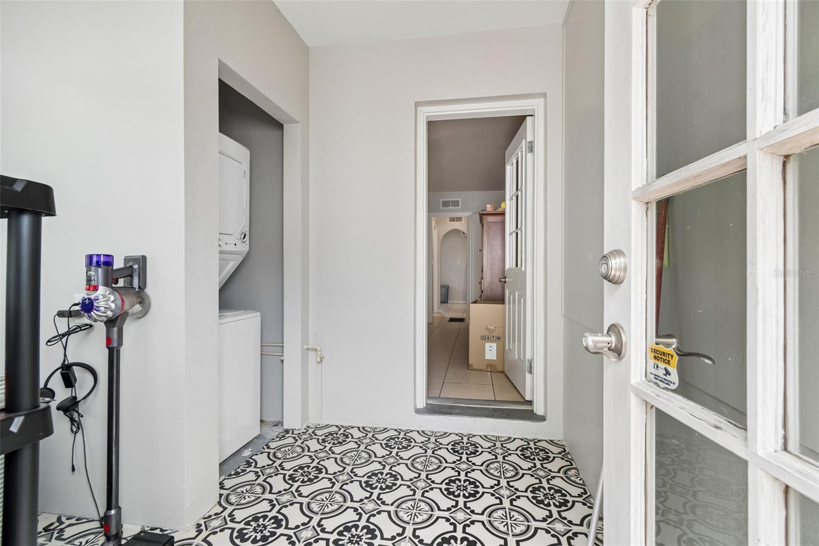1500 30TH AVE N, ST PETERSBURG, FL — photo 17