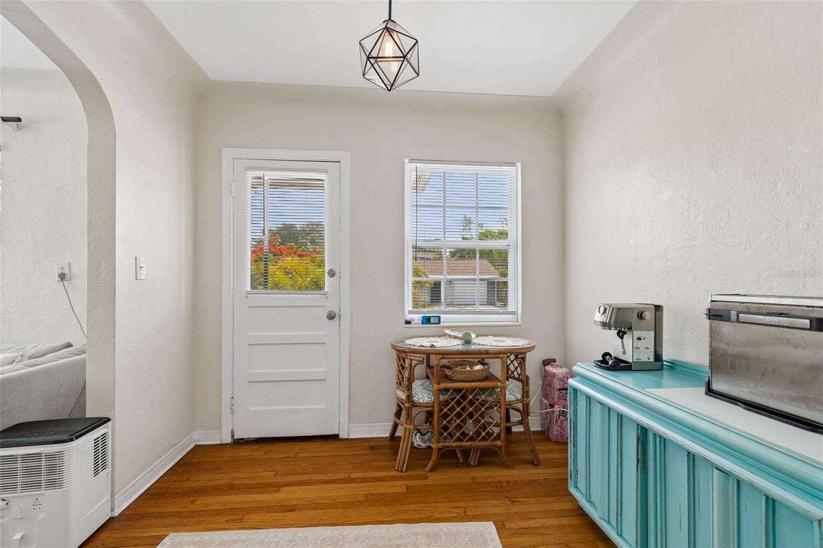 1500 30TH AVE N, ST PETERSBURG, FL — photo 23