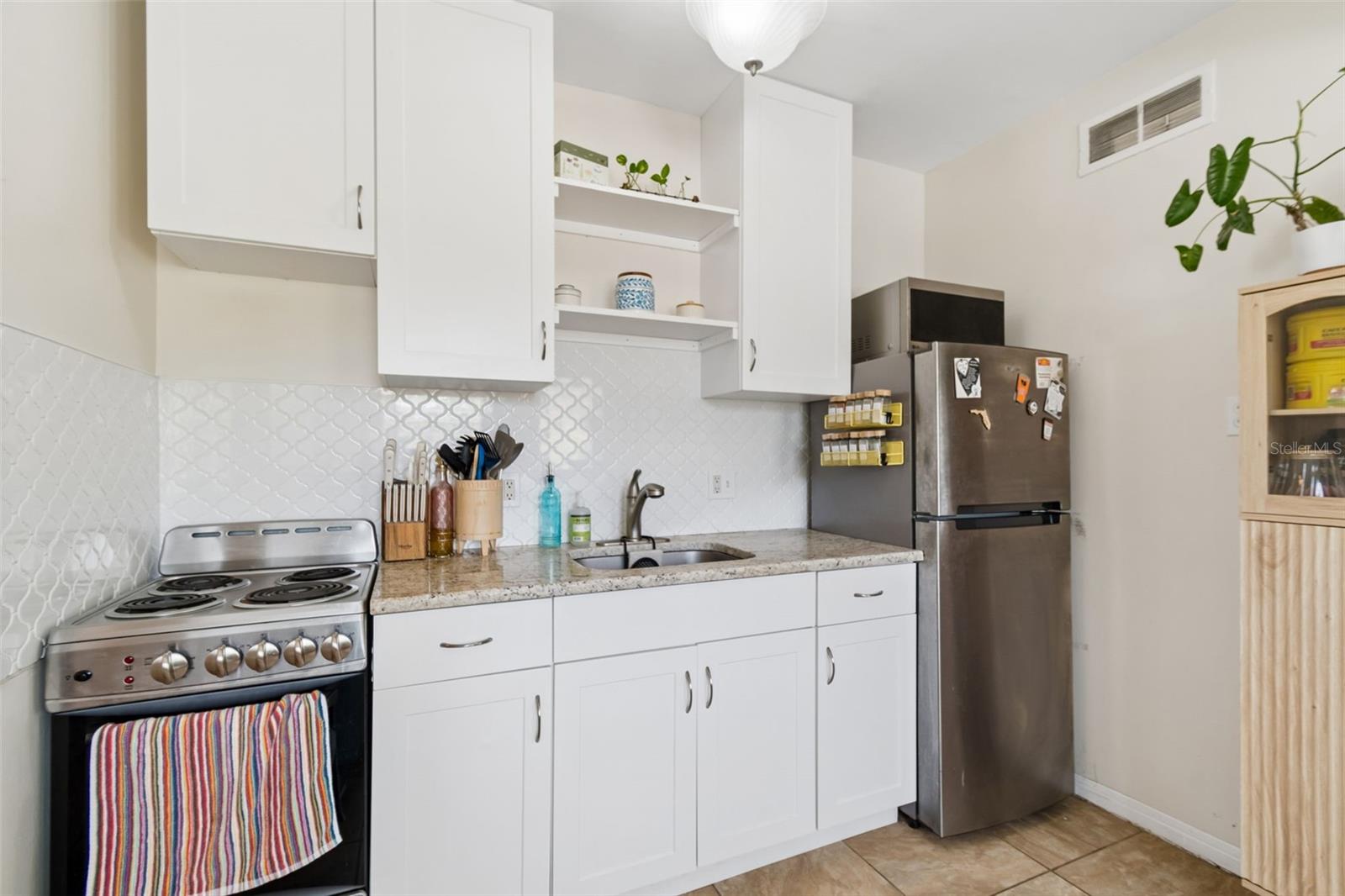 1500 30TH AVE N, ST PETERSBURG, FL — photo 25