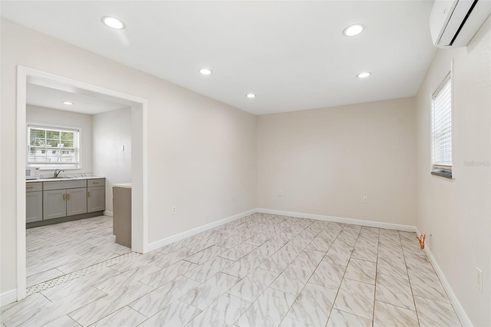 1500 30TH AVE N, ST PETERSBURG, FL — photo 42