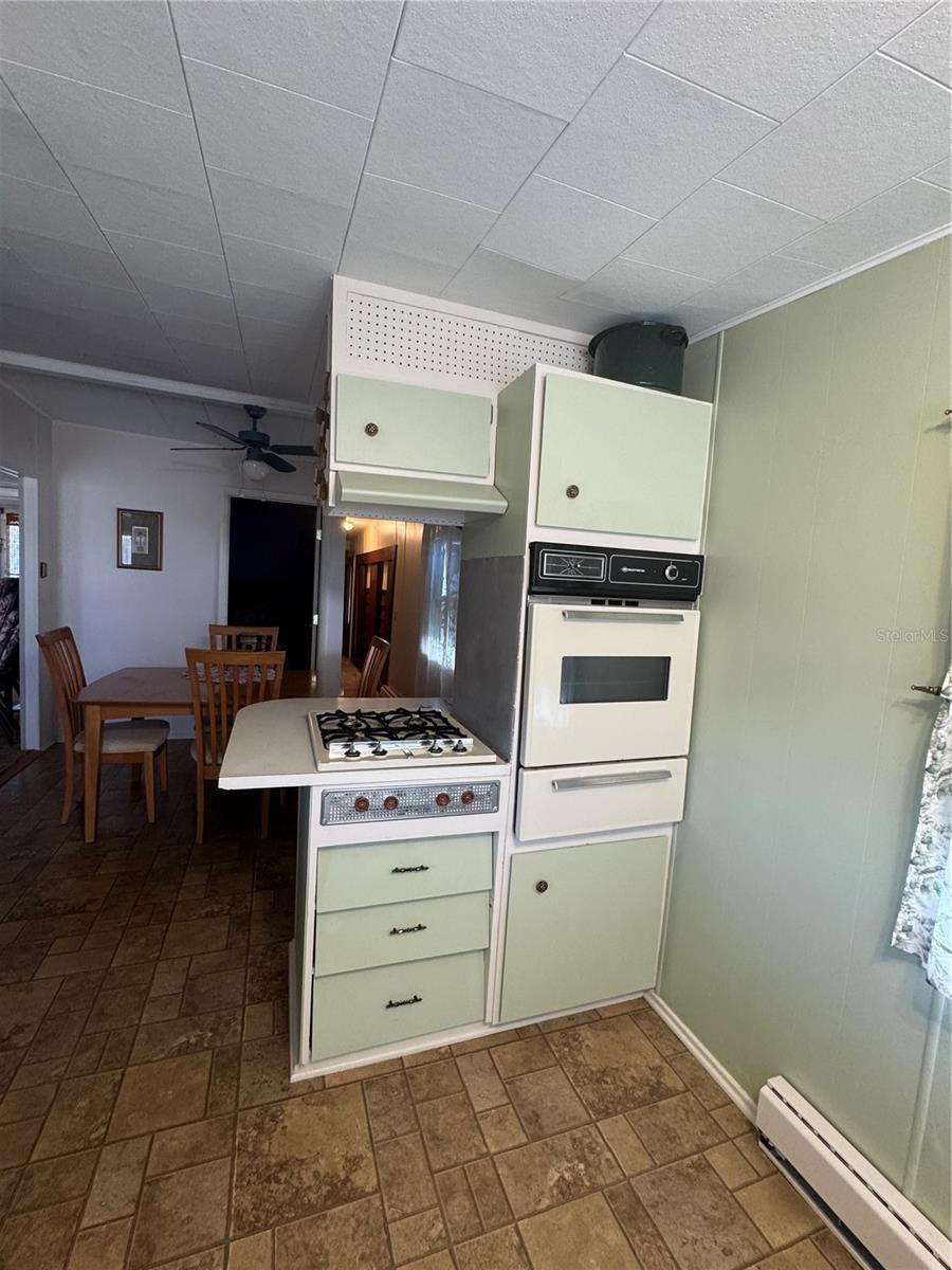 118 52ND AVE W, BRADENTON, FL — photo 9