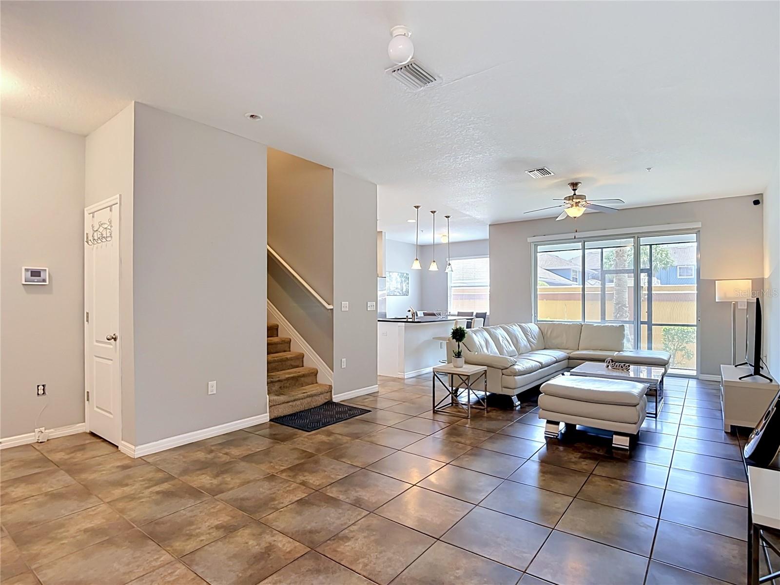 8615 ANDALUCIA FIELD DR, TAMPA, FL — photo 4