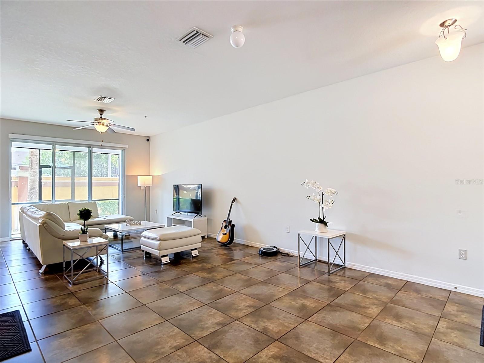 8615 ANDALUCIA FIELD DR, TAMPA, FL — photo 5