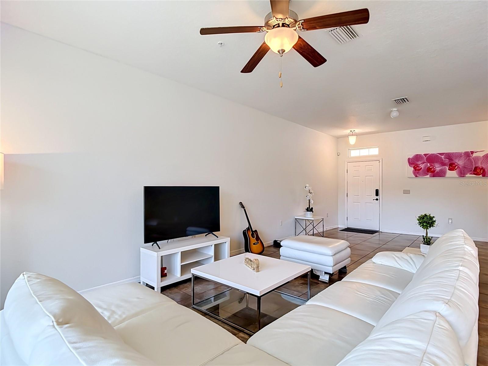 8615 ANDALUCIA FIELD DR, TAMPA, FL — photo 11