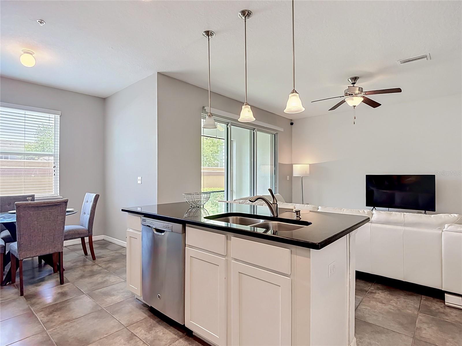 8615 ANDALUCIA FIELD DR, TAMPA, FL — photo 14