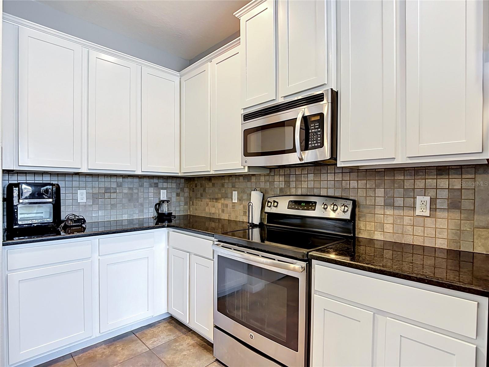 8615 ANDALUCIA FIELD DR, TAMPA, FL — photo 15