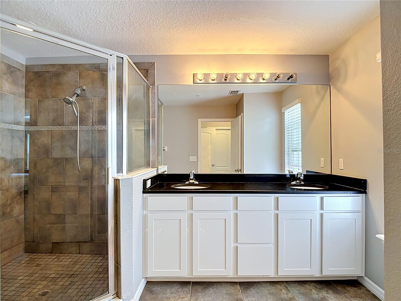 8615 ANDALUCIA FIELD DR, TAMPA, FL — photo 23