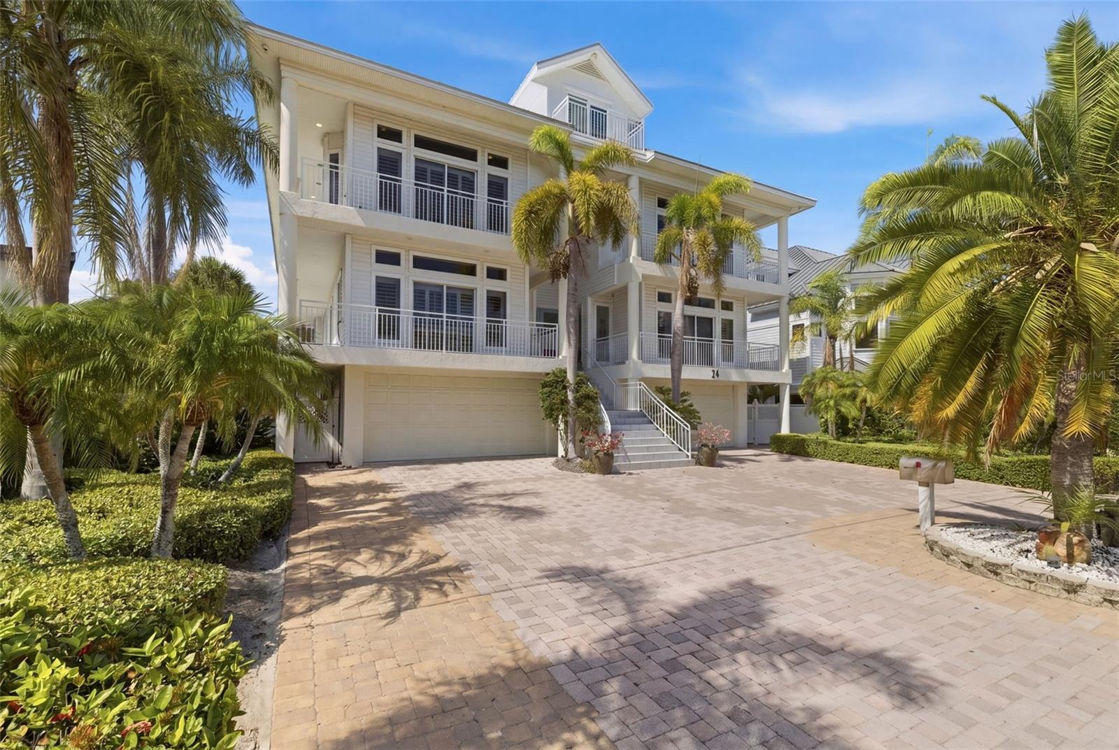 24 N PINE CIR, BELLEAIR, FL — photo 2