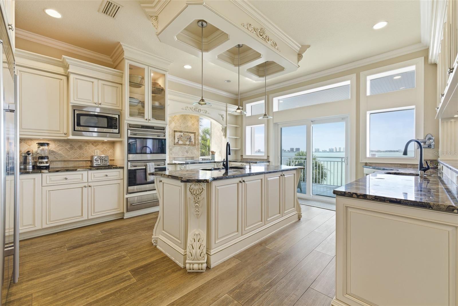 24 N PINE CIR, BELLEAIR, FL — photo 25