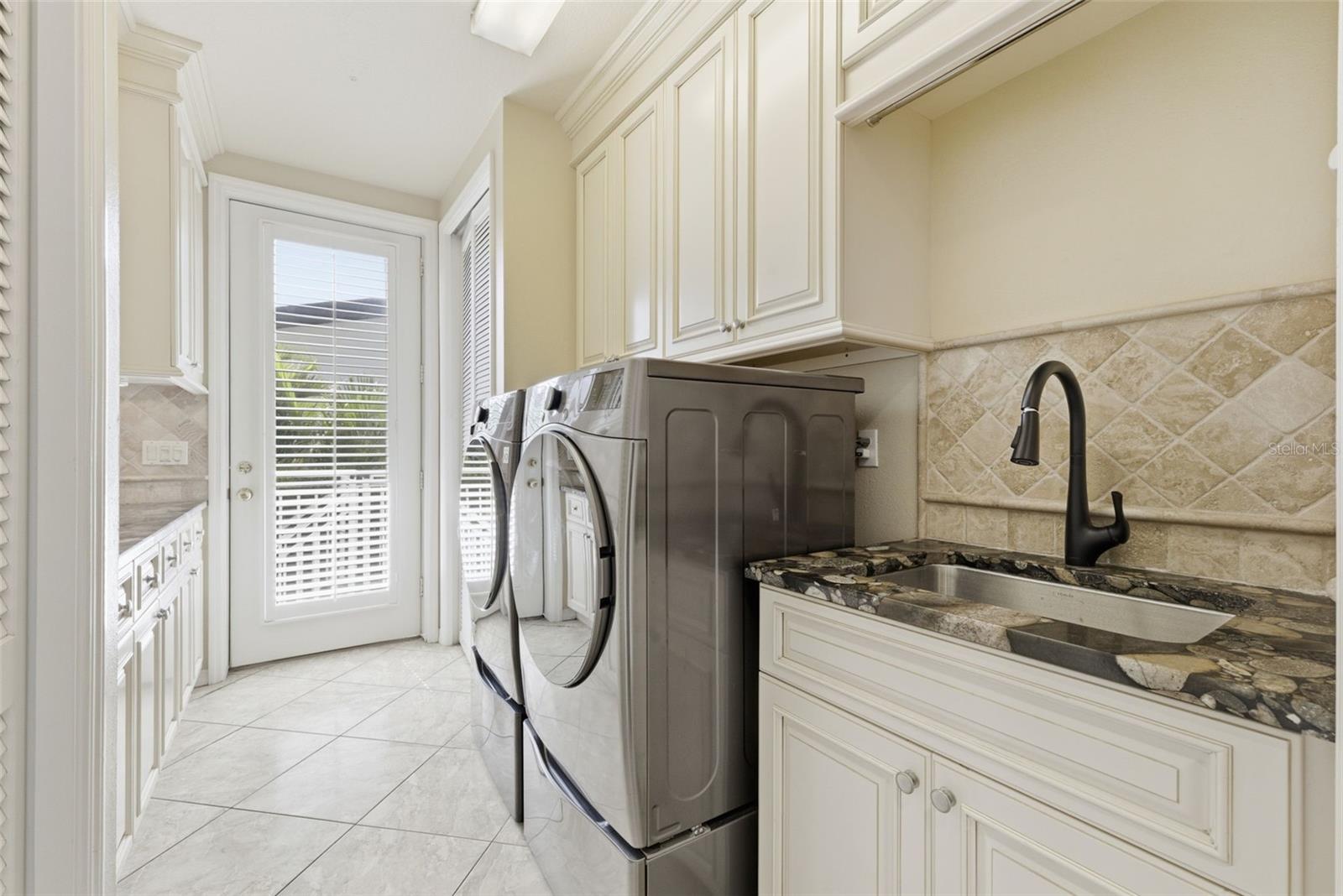 24 N PINE CIR, BELLEAIR, FL — photo 39