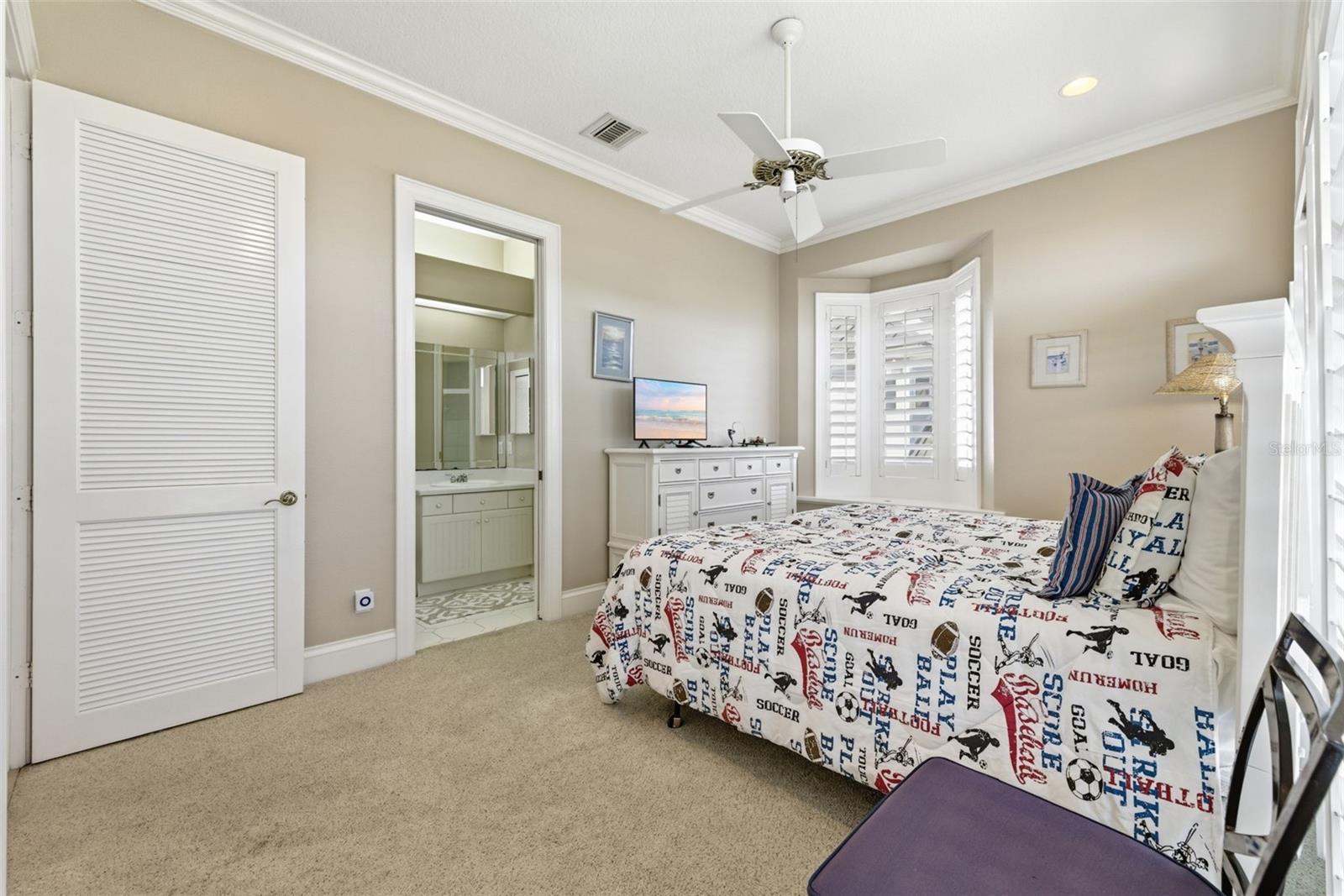 24 N PINE CIR, BELLEAIR, FL — photo 57