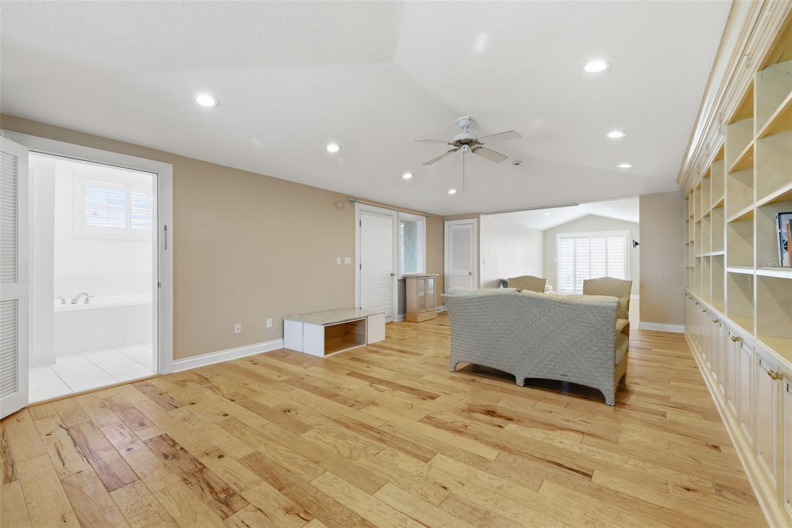 24 N PINE CIR, BELLEAIR, FL — photo 63