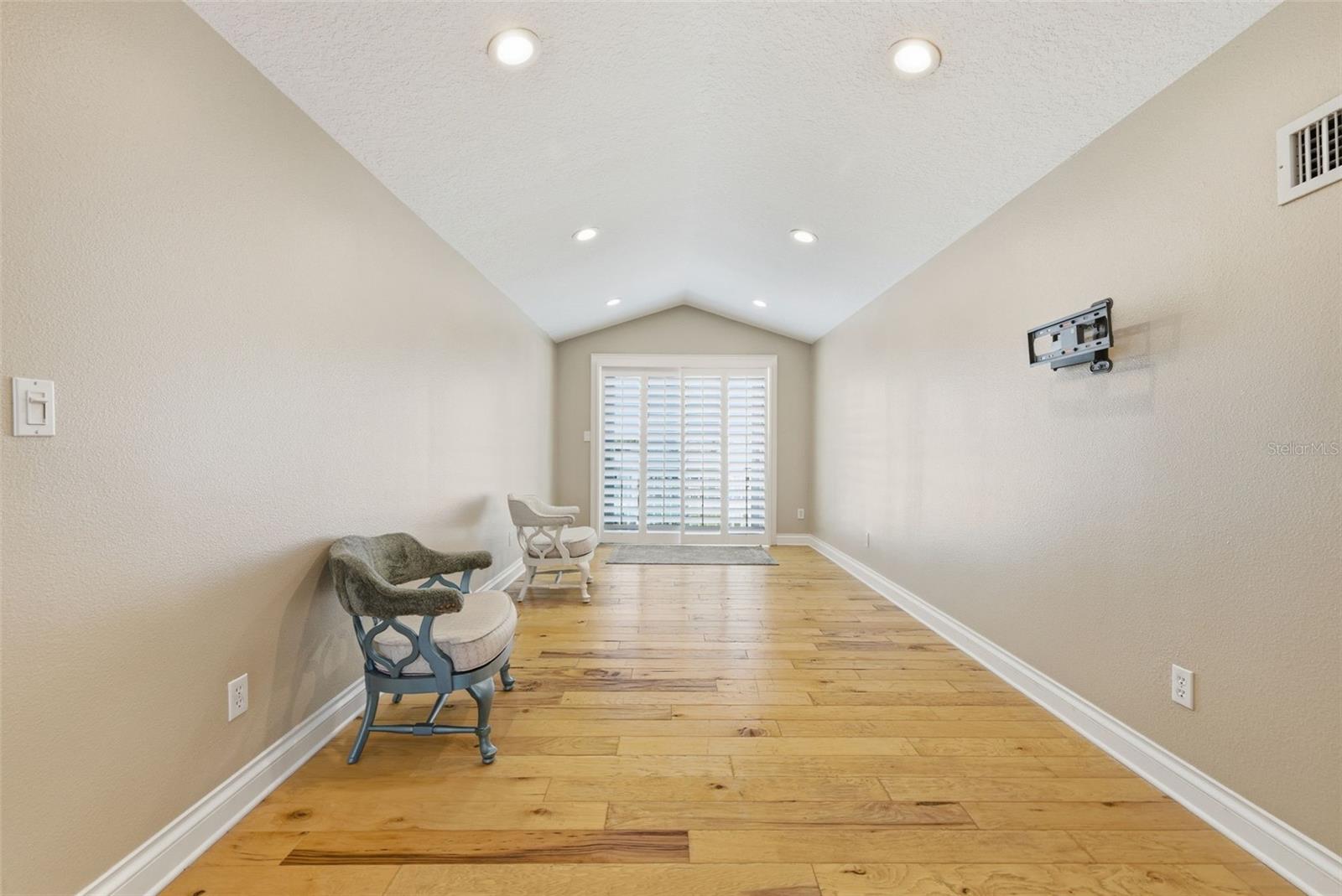 24 N PINE CIR, BELLEAIR, FL — photo 65